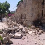 地震破坏的希腊科斯在2017年。躺在废墟已从semi-ruined建筑的街道。